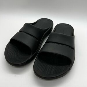 OOFOS Unisex Black Slide Sandals Men Size 9 or Women’s size 11